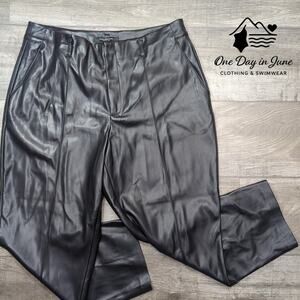 Marc New York Faux Leather Crop Pants Size 14